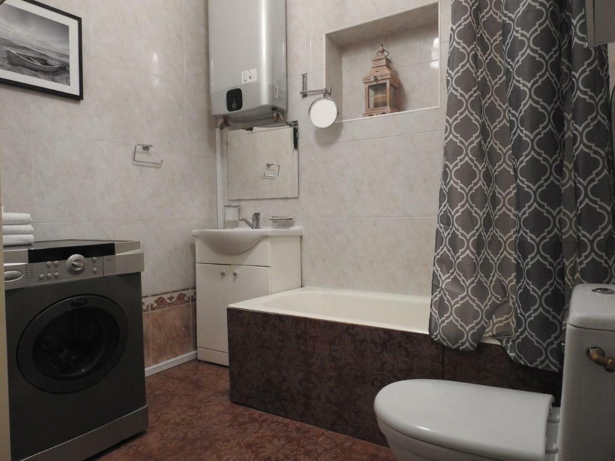 Appartement Laisves Aleja à Kaunas Extérieur photo