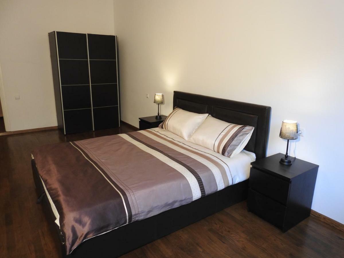 Appartement Laisves Aleja à Kaunas Extérieur photo